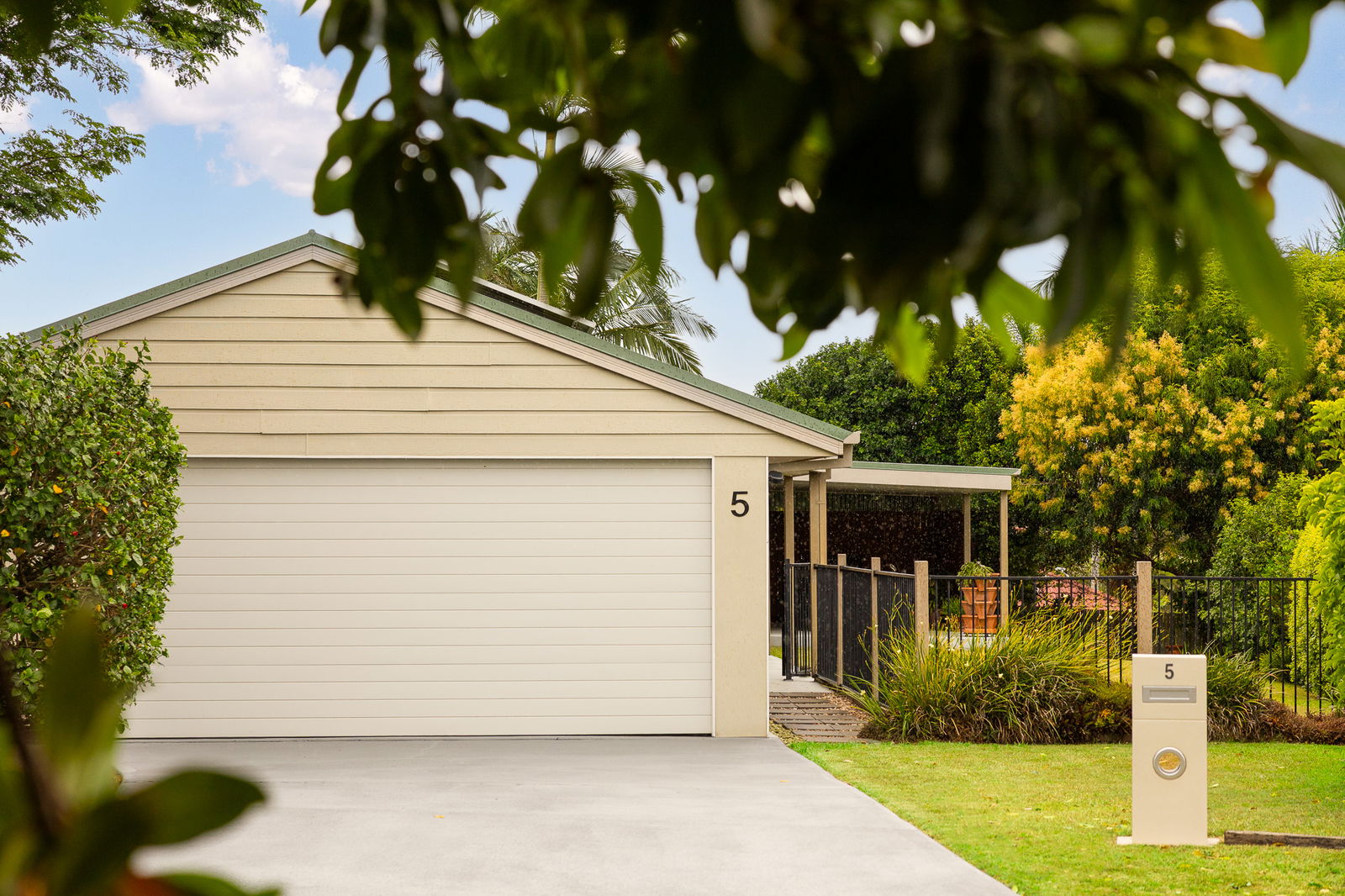 Main listing image for 5 Villari Close, Belmont  QLD  4153