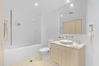 Image 4 for 144/1-7 moores Crescent, Varsity Lakes  QLD  4227