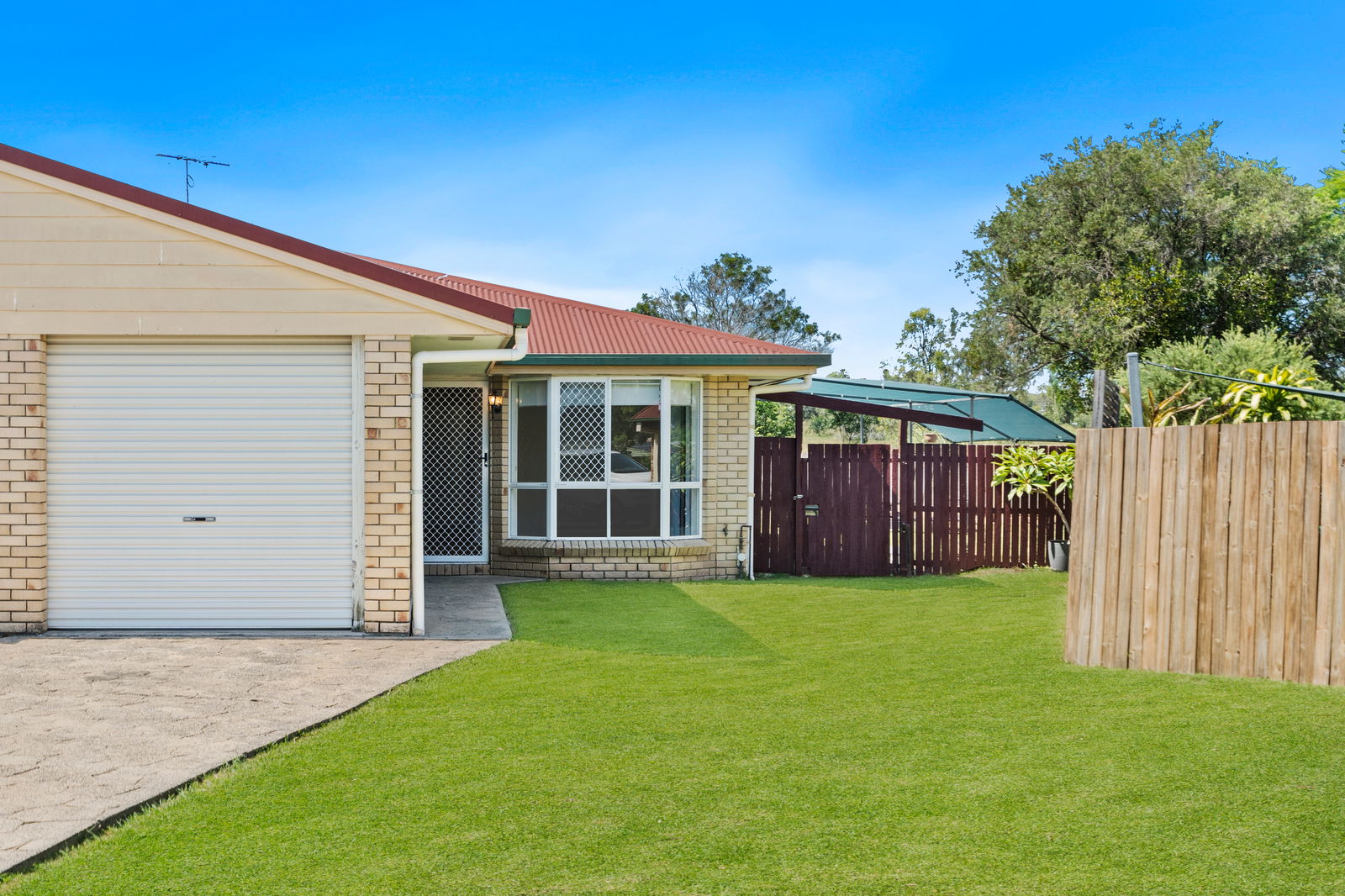 Main listing image for 2/37 Bernadette Crescent, Rosewood  QLD  4340