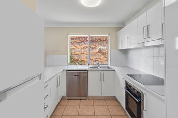 Image 6 for 4 Acacia Close, Holland Park West  QLD  4121