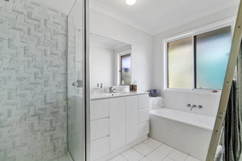 Image 5 for 30 Bendigo Crescent, Tallai  QLD  4213