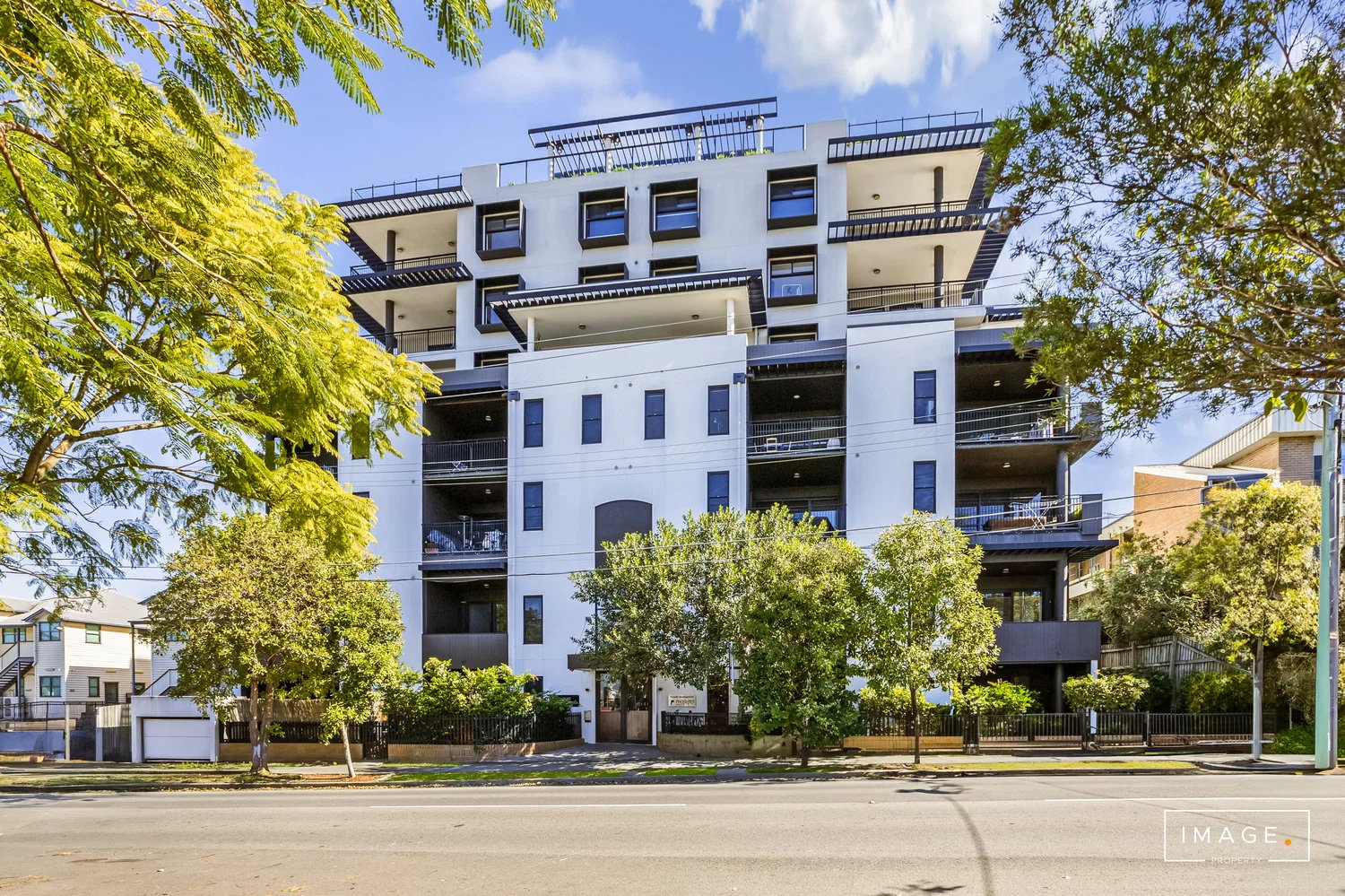 301/133 Clarence Road, Indooroopilly, QLD, 4068, Indooroopilly - Thumbnail 3