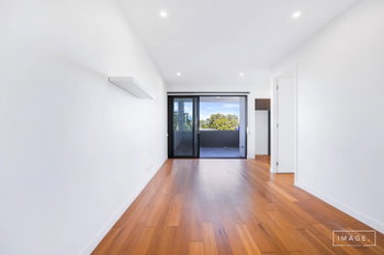 Image 6 for 301/133 Clarence Road, Indooroopilly  QLD  4068