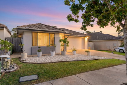 8 Denham Crescent, North Lakes