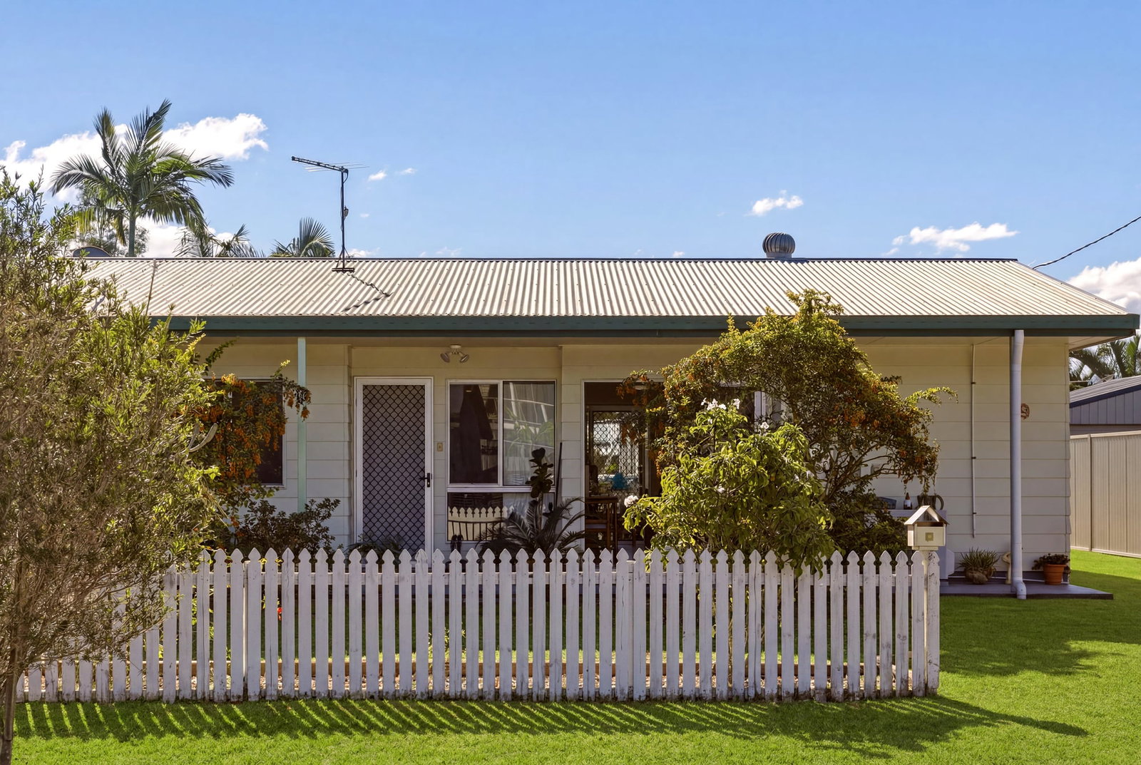 9 Bryant Street Beachmere QLD 4510