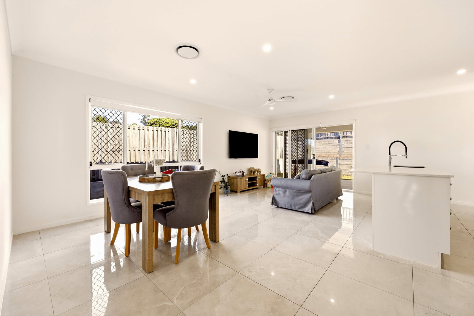10 Emerald Place, Kallangur, QLD, 4503, Kallangur - Thumbnail 7