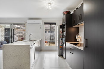 Image 6 for 23 Johnstone Place, Riverview  QLD  4303