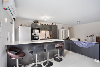 Image 6 for 23 Johnstone Place, Riverview  QLD  4303