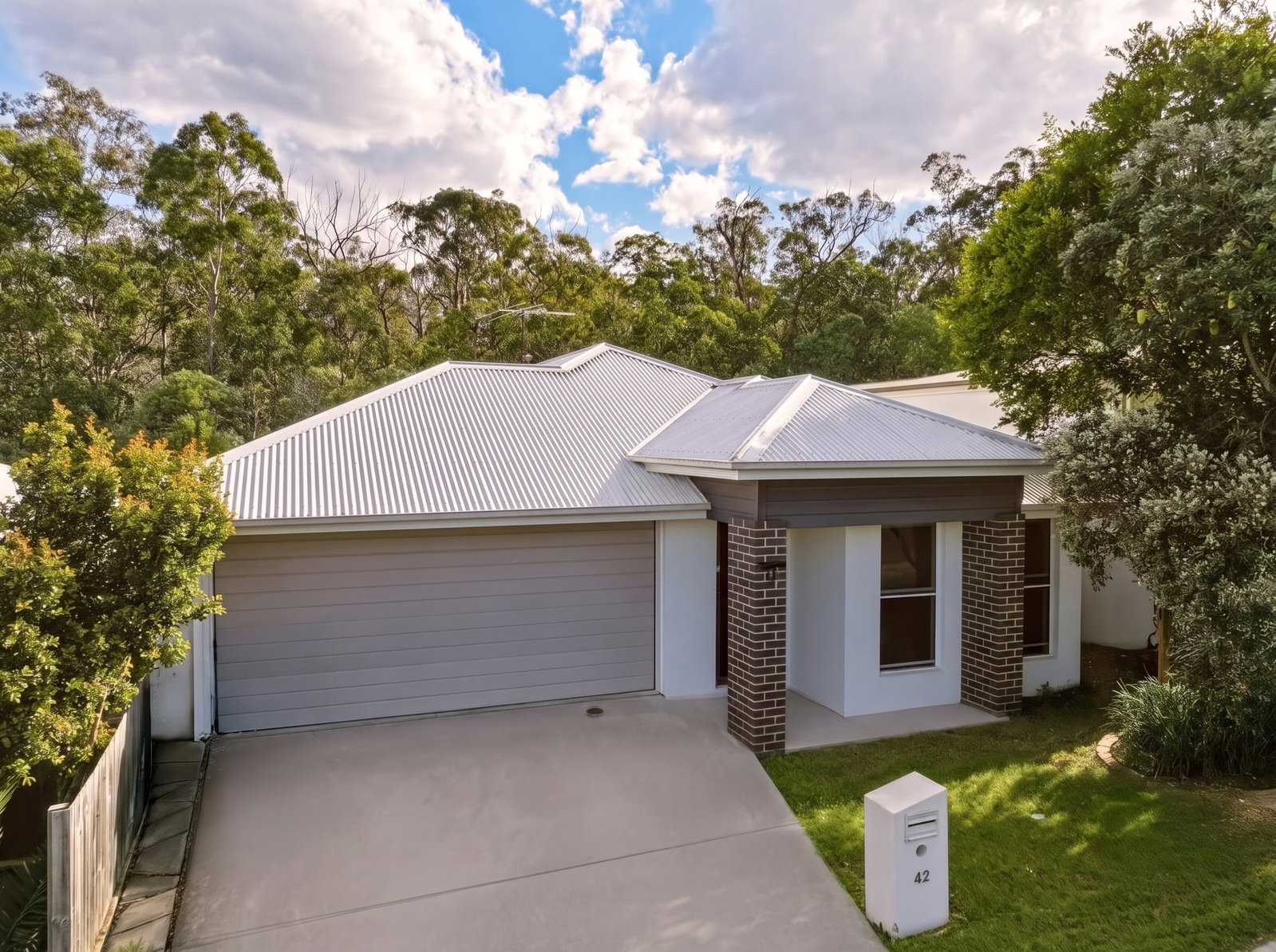 Main listing image for 42 Sandover Circuit, Holmview  QLD  4207