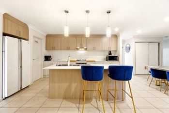 Image 5 for 22 Johnstone Place, Riverview  QLD  4303