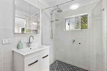 Image 4 for 4/6 Roseglen Street, Greenslopes  QLD  4120