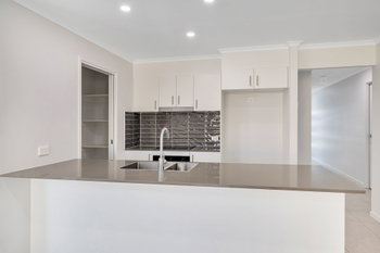 Image 6 for 10 Sovereign Street, Flagstone  QLD  4280
