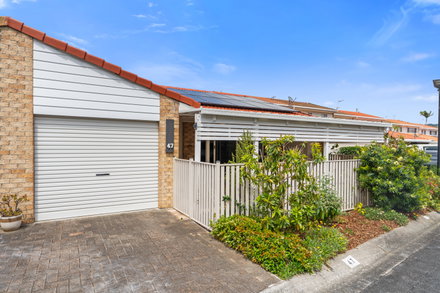 154 Currumbin Creek Road, Currumbin Waters