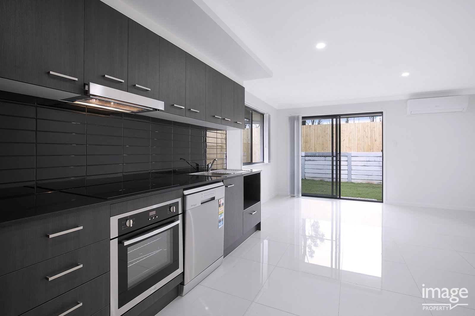 2/49 Booth St, Redbank, QLD, 4301, Redbank - Thumbnail 2