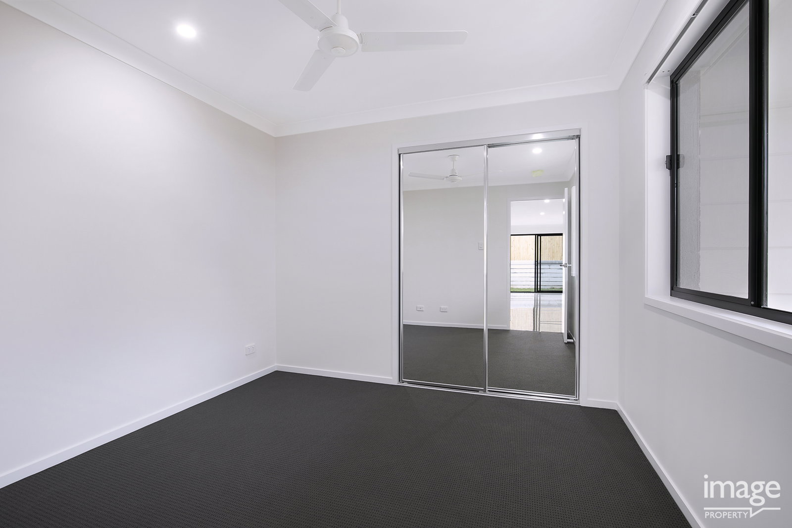 2/49 Booth St, Redbank, QLD, 4301, Redbank - Thumbnail 5