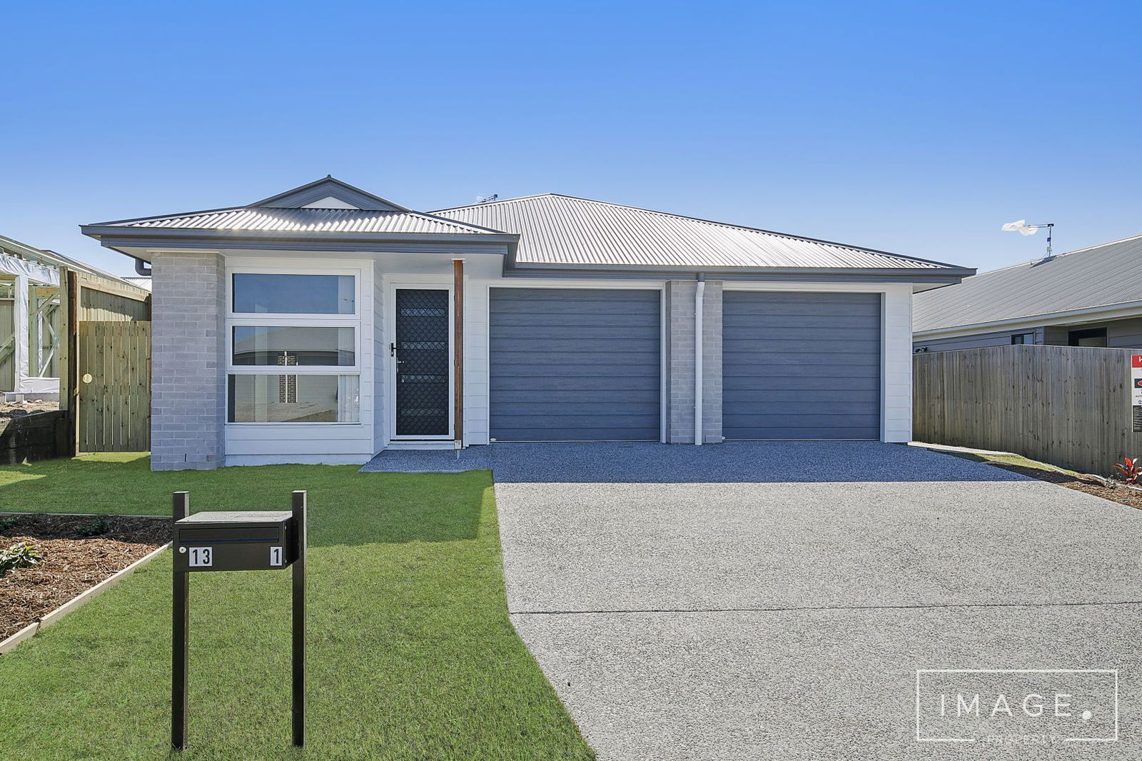Main listing image for 2/13 Mount Mitchell St, Park Ridge  QLD  4125