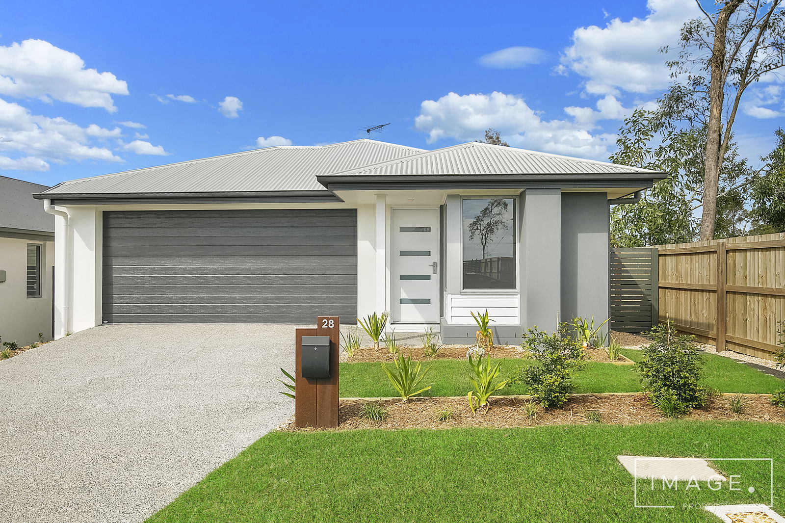 Main listing image for 28 Austin Way, Park Ridge  QLD  4125