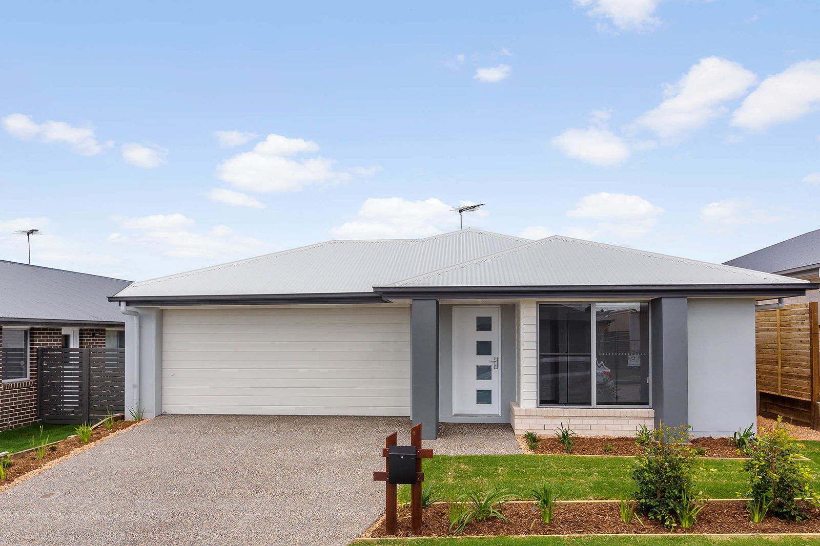 Main listing image for 28 Flannery Ter, Park Ridge  QLD  4125