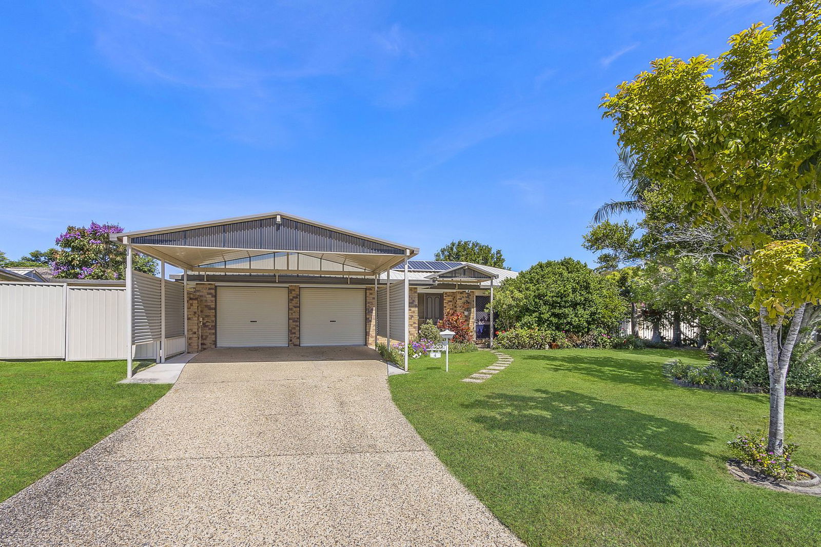 Main listing image for 4 Sandringham Ct, Kippa-Ring  QLD  4021