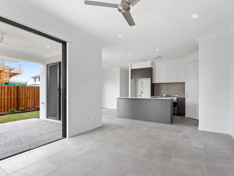 42 Lighthouse Cct, Birtinya, QLD, 4575, Birtinya - Thumbnail 4