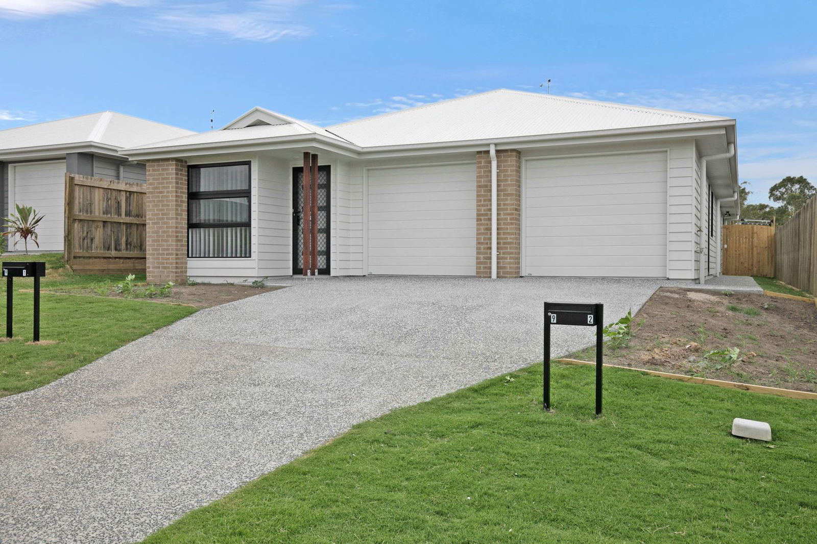 Main listing image for 2/9 Mount Mitchell Street, Park Ridge  QLD  4125