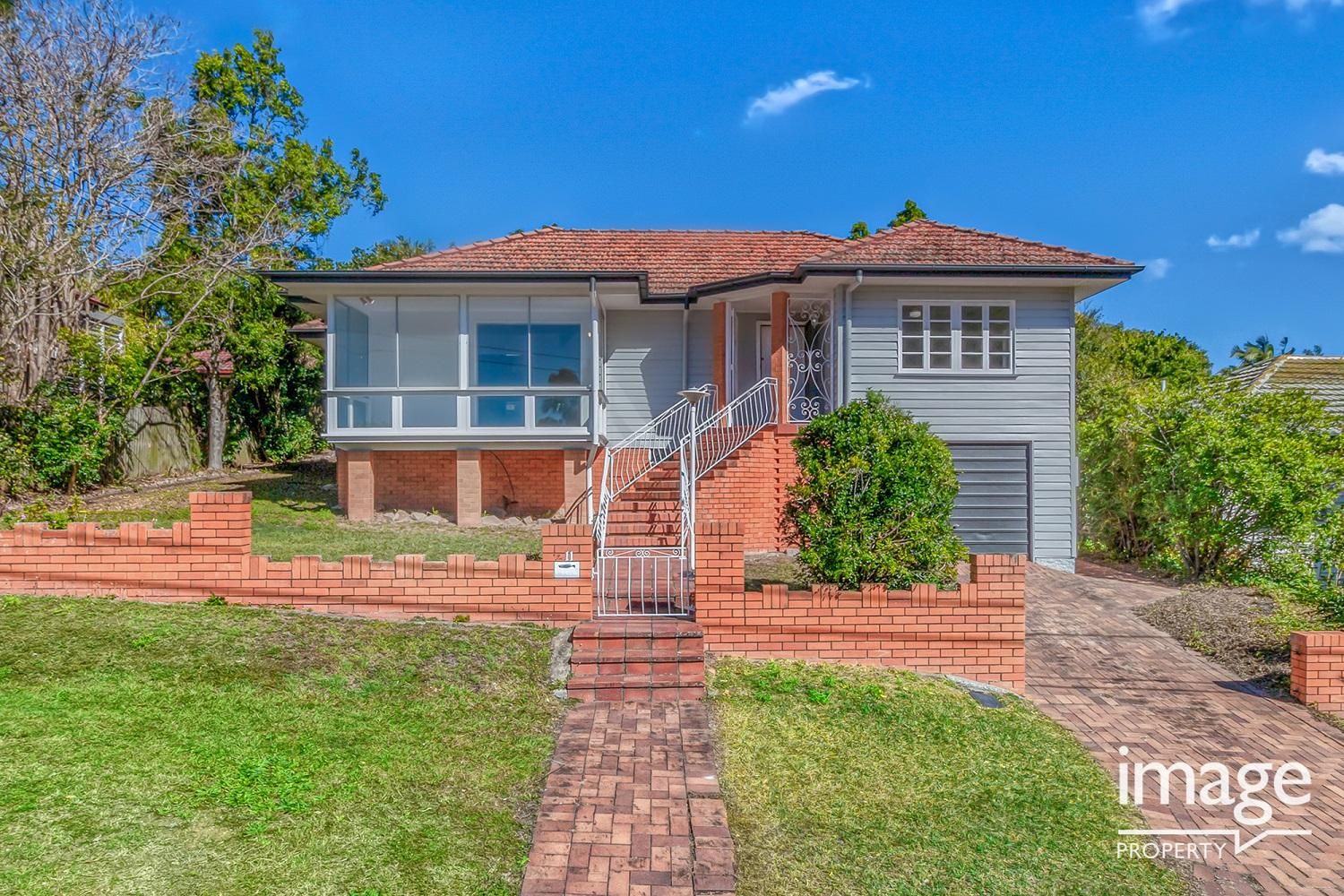 Main listing image for 11 Empress Terrace, Bardon  QLD  4065