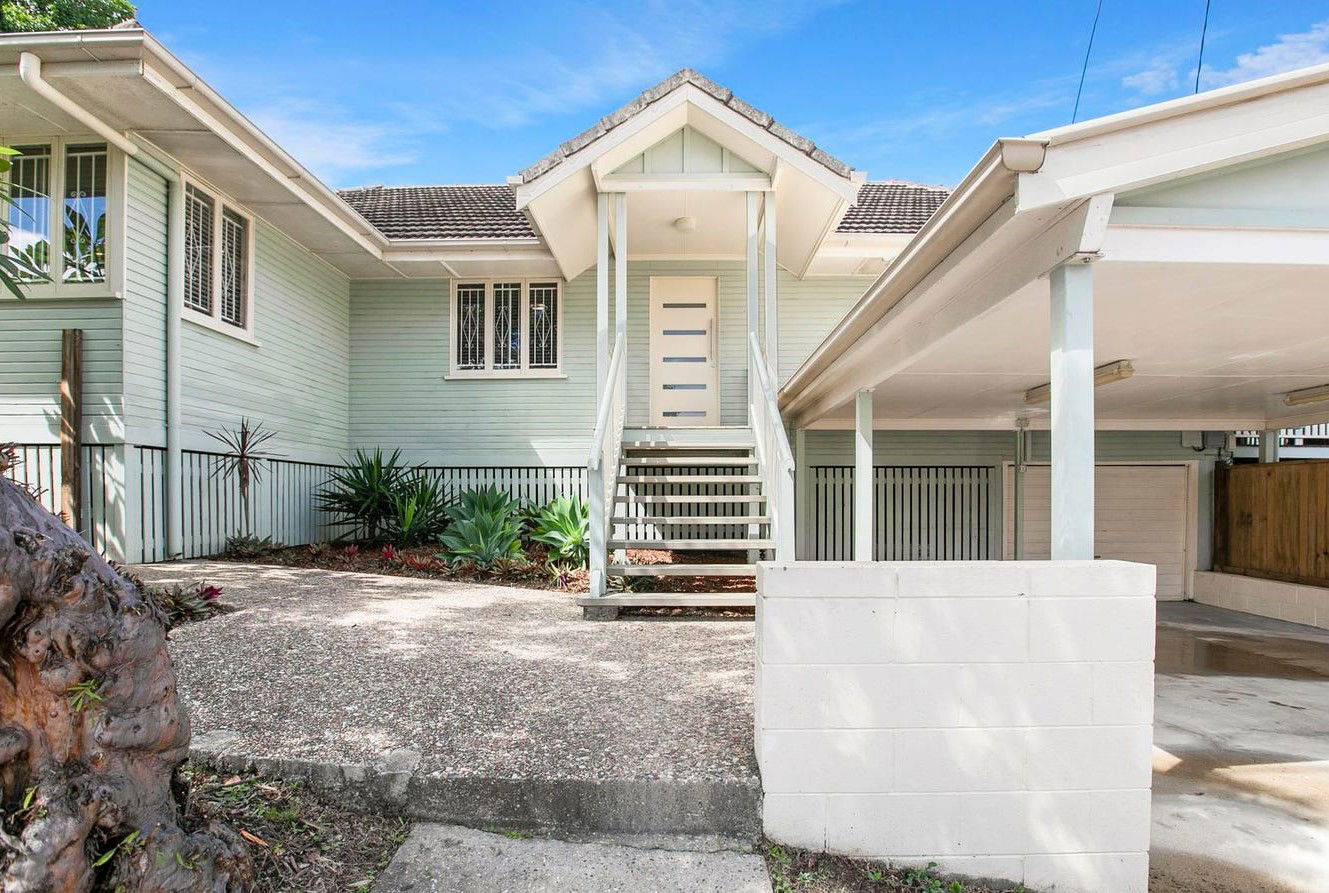Main listing image for 27 Thornton Parade, Wavell Heights  QLD  4012