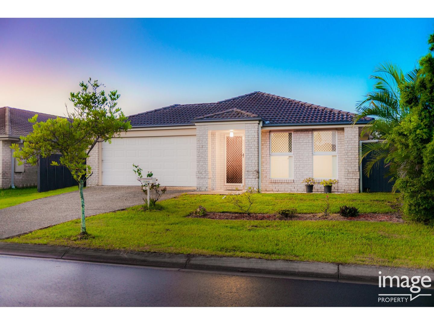 Main listing image for 6 Maclean Cl, Fitzgibbon  QLD  4018