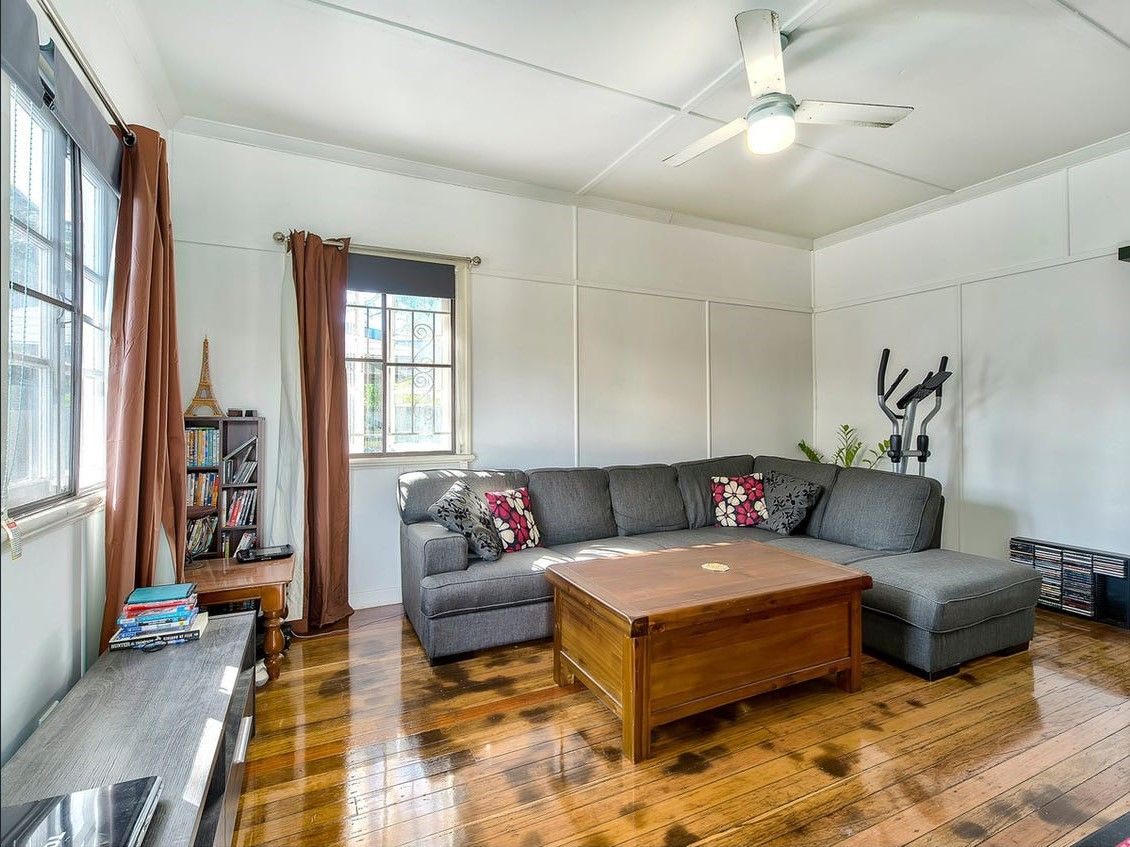 11 Boles Street, Stafford, QLD, 4053, Stafford - Thumbnail 2