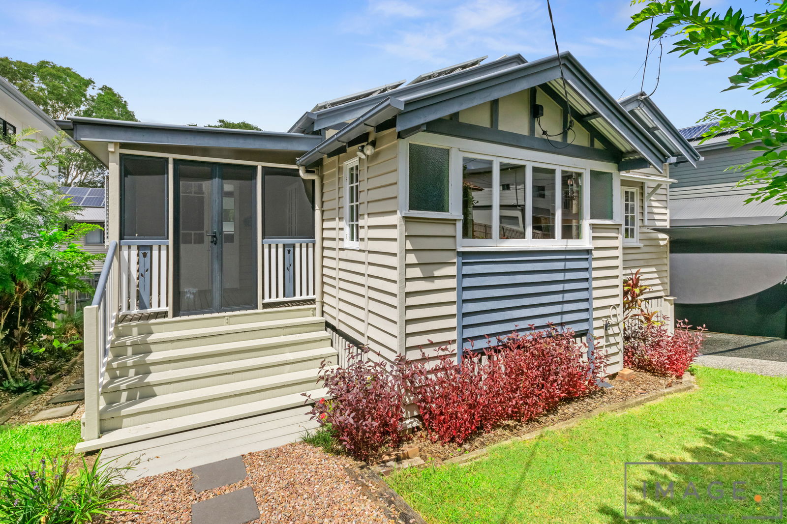 Main listing image for 71 Albert St, Camp Hill  QLD  4152