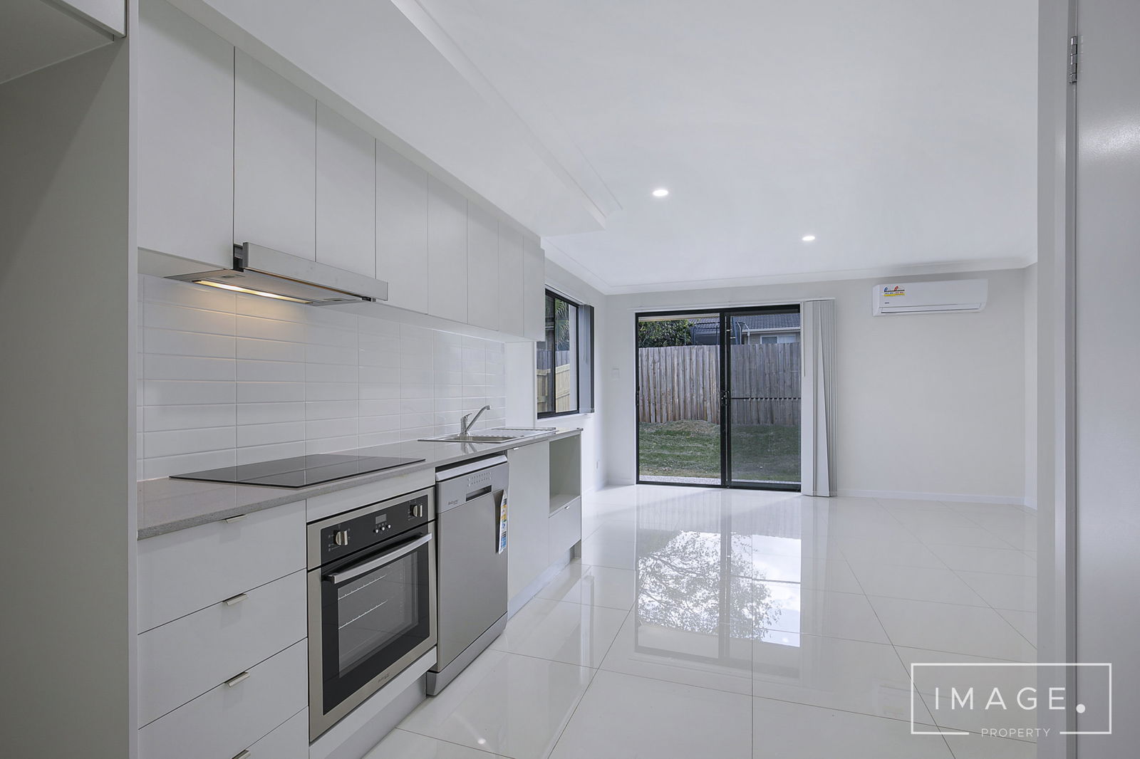 Main listing image for 2/47 Wright Cres, Flinders View  QLD  4305