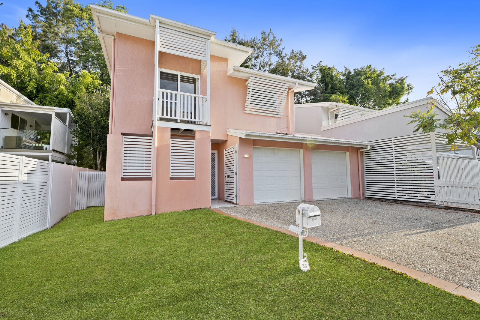 Main listing image for 33 Oberon Street, Seven Hills  QLD  4170