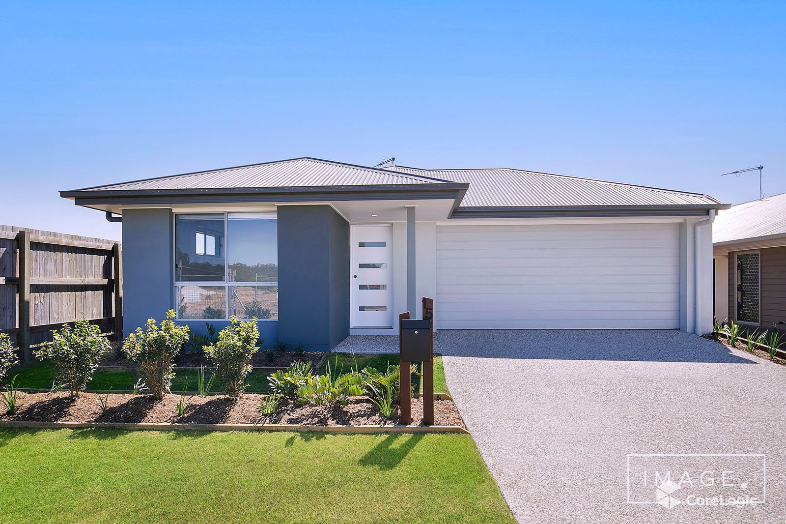 Main listing image for 15 Flannery Ter, Park Ridge  QLD  4125