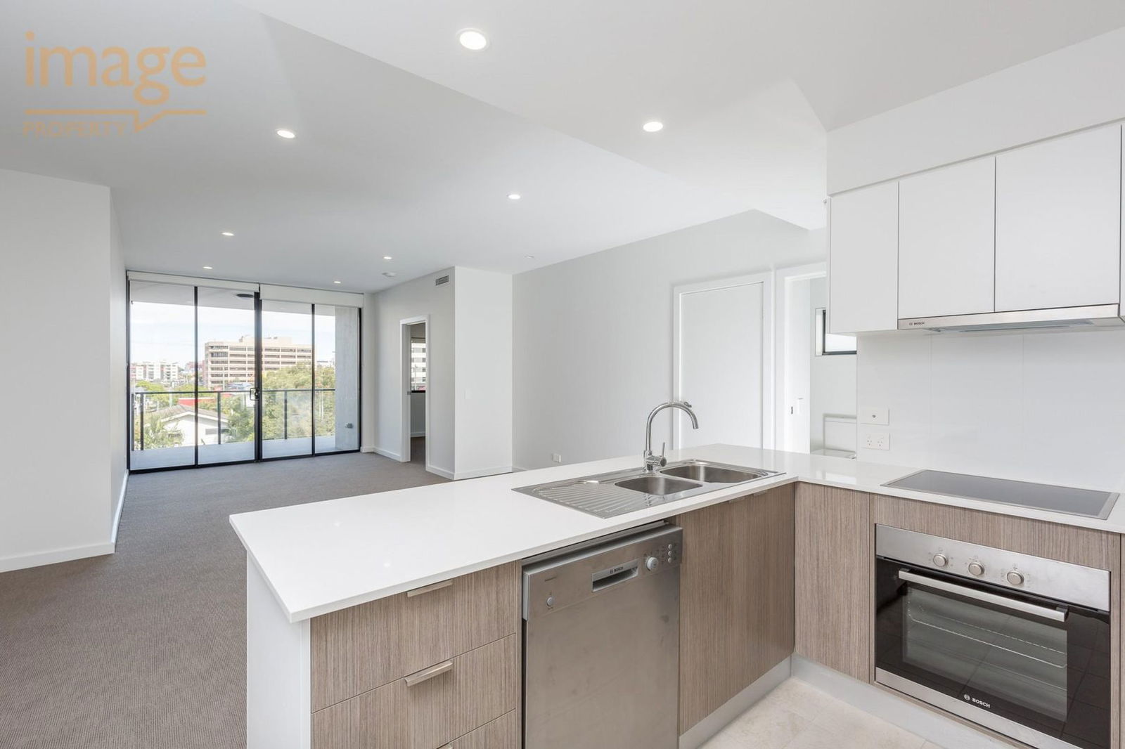 Main listing image for 401/24-26 Bromley Street, Kangaroo Point  QLD  4169