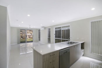 Image 6 for 2/10 Quessada Court, Pimpama  QLD  4209