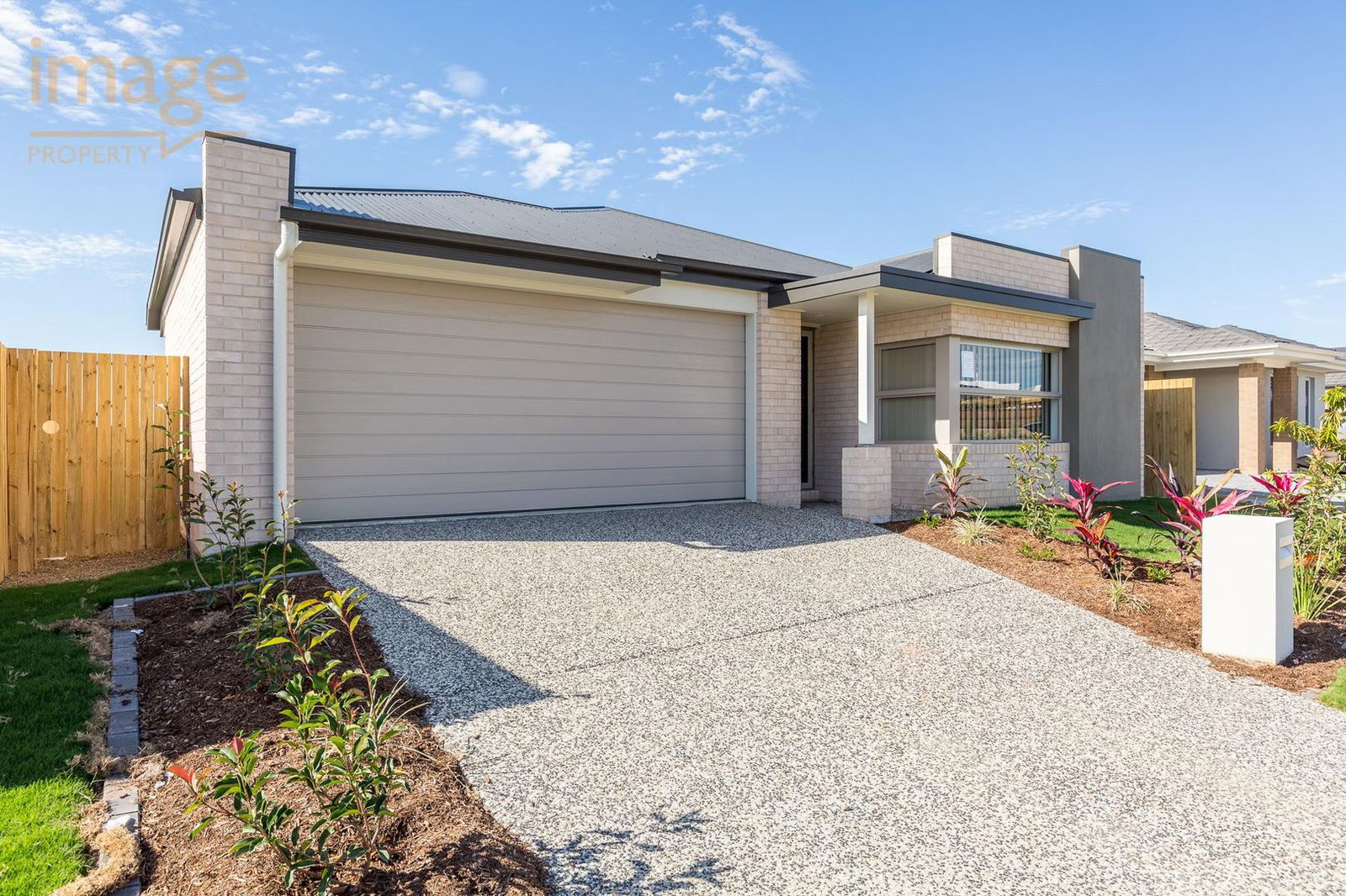 Main listing image for 337 Lakeside Ave, Springfield Lakes  QLD  4300