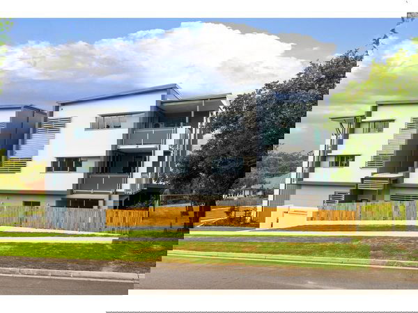 Main listing image for 6/28 Northcliffe St, Murarrie  QLD  4172