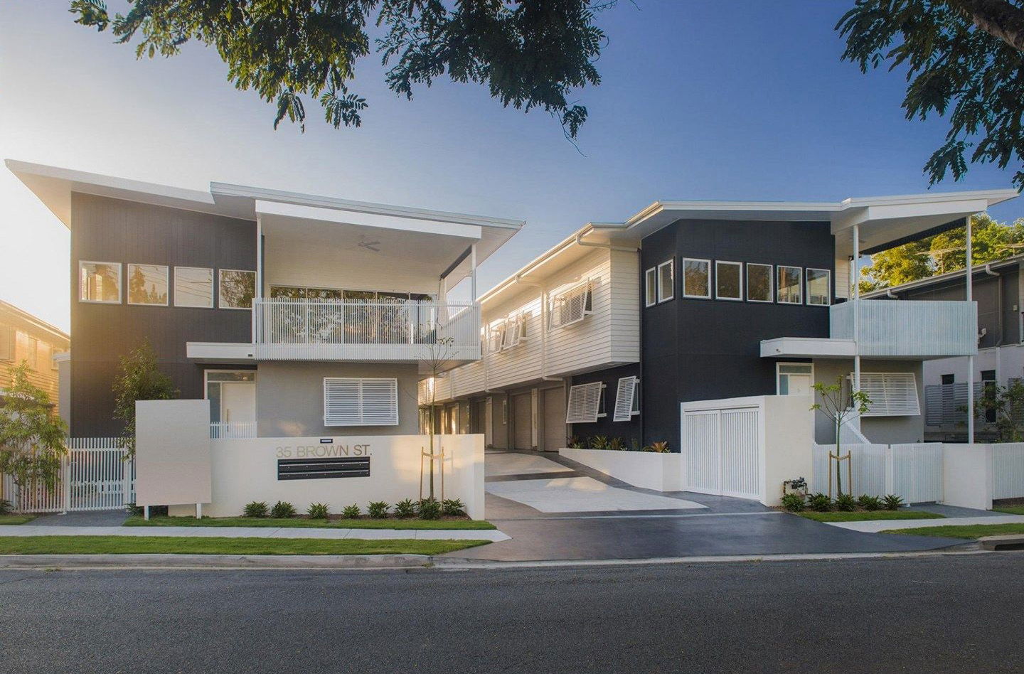 Main listing image for 4/35 Brown St, Camp Hill  QLD  4152