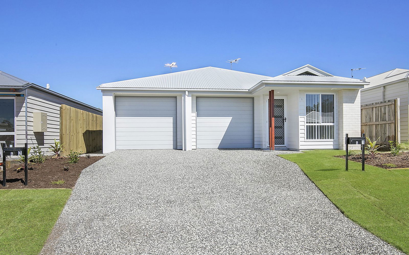 Main listing image for 1/4 Mount Mitchell St, Park Ridge  QLD  4125