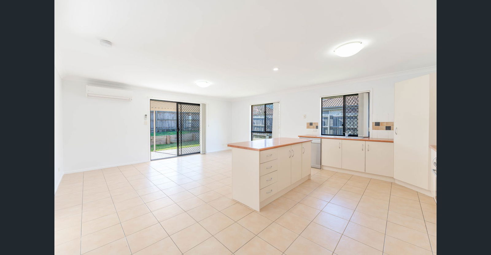 Main listing image for 8 Siffleet St, Bellbird Park  QLD  4300