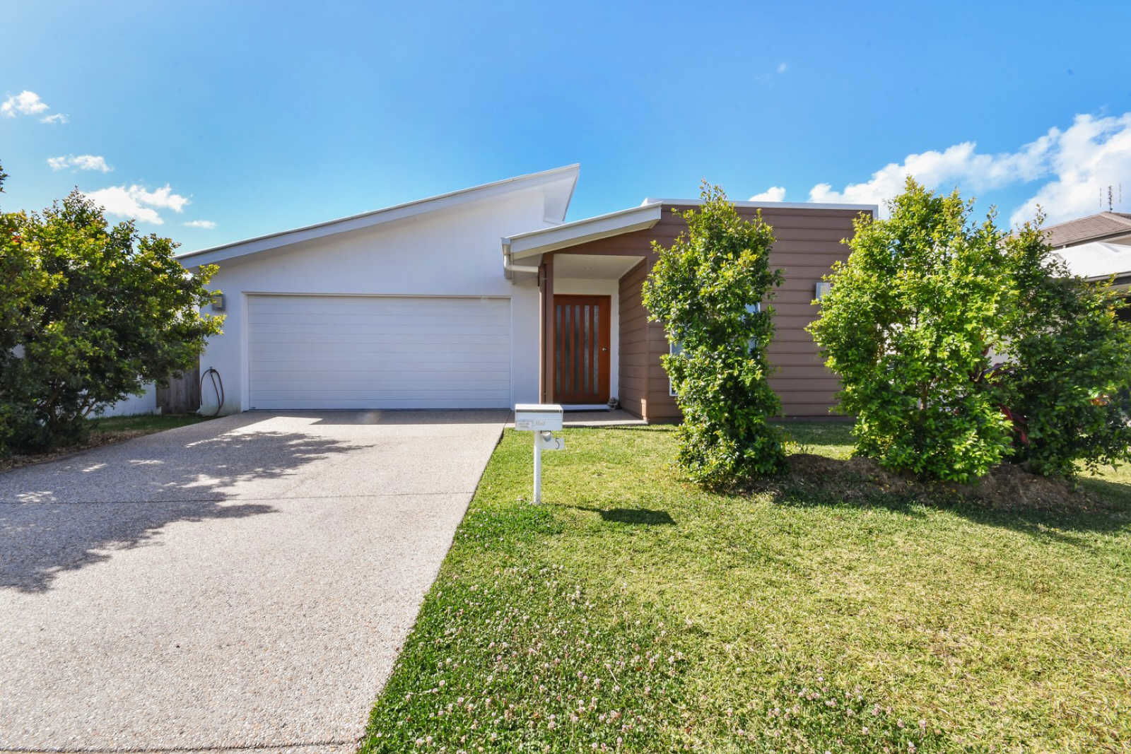 Main listing image for 5 Bluff St, Birtinya  QLD  4575