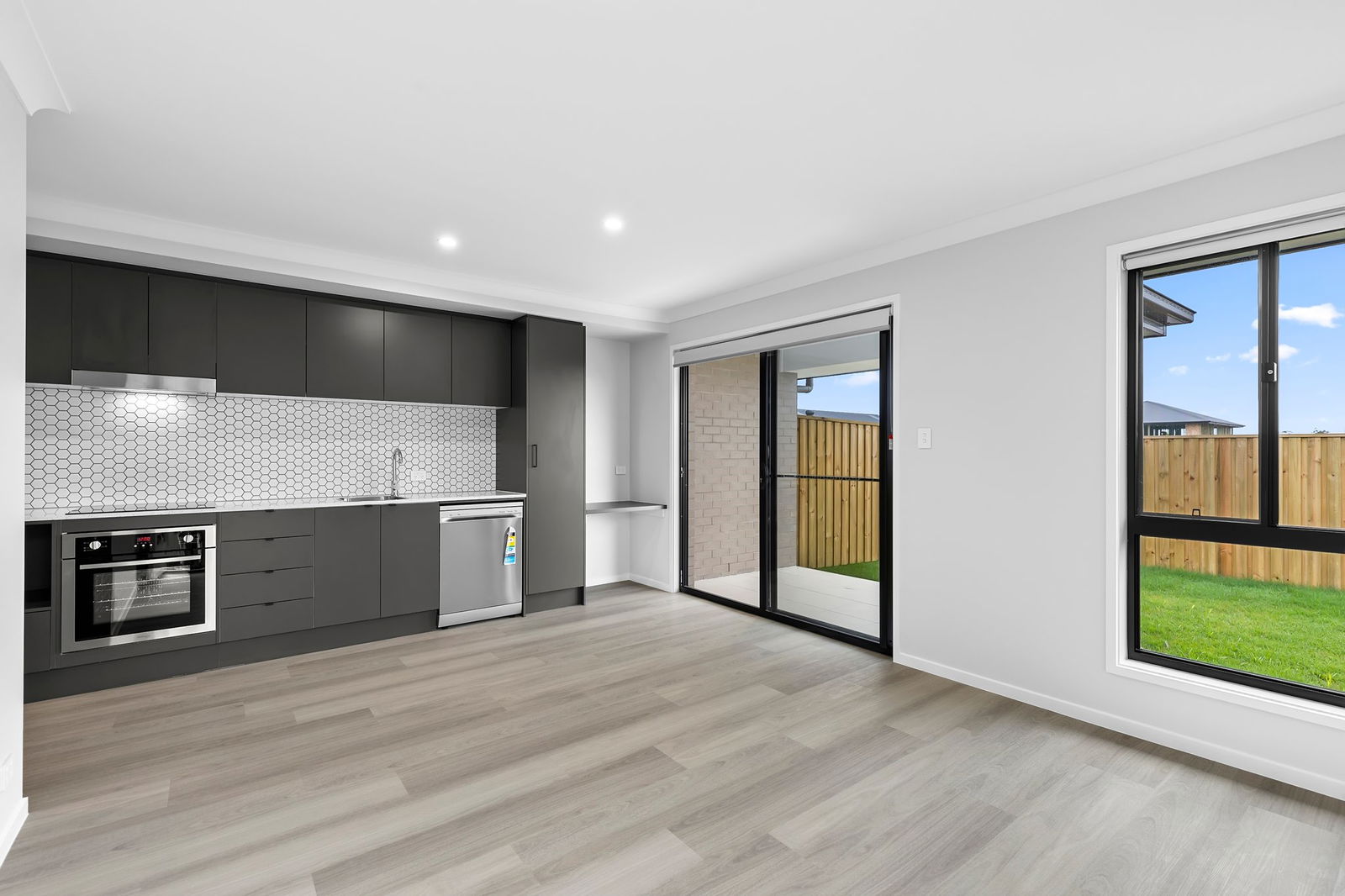 Main listing image for 2/76 Macadamia Cct, Park Ridge  QLD  4125