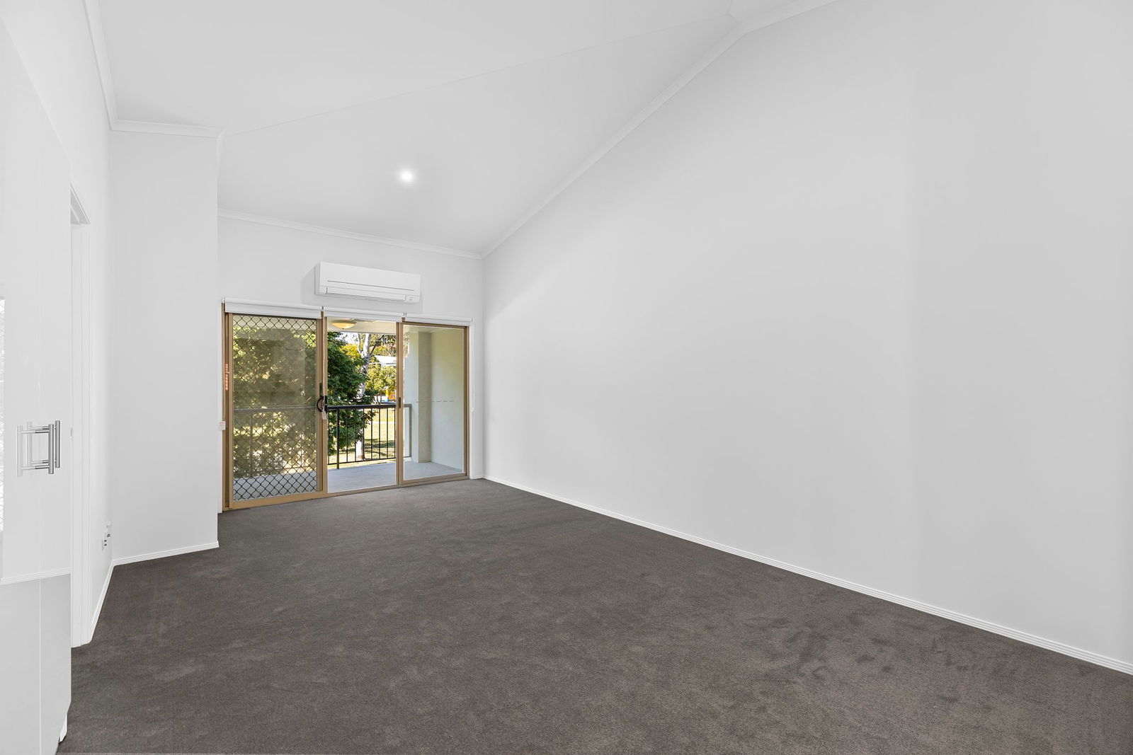 Main listing image for 14/77 Fairley St, Indooroopilly  QLD  4068