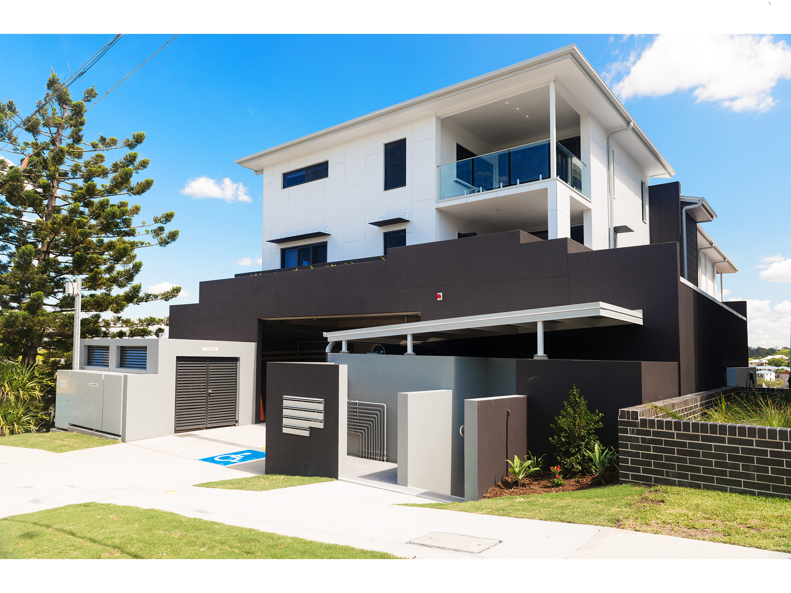 Main listing image for 1/45 Clarence Rd, Indooroopilly  QLD  4068
