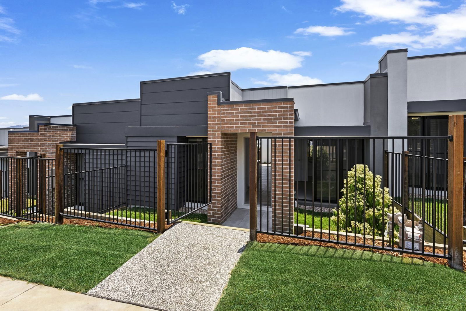 Main listing image for 8 Freycinet La, South Ripley  QLD  4306