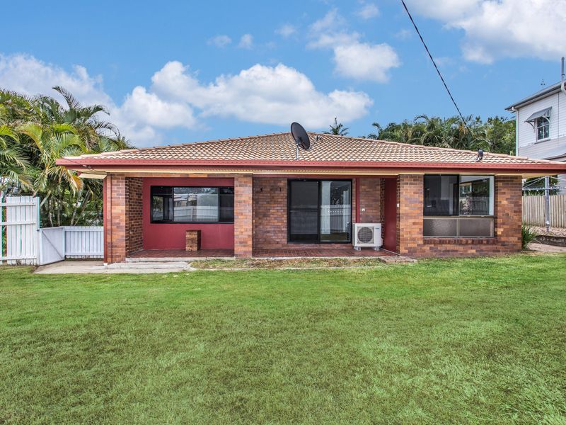 Main listing image for 246 Rainbow St, Sandgate  QLD  4017