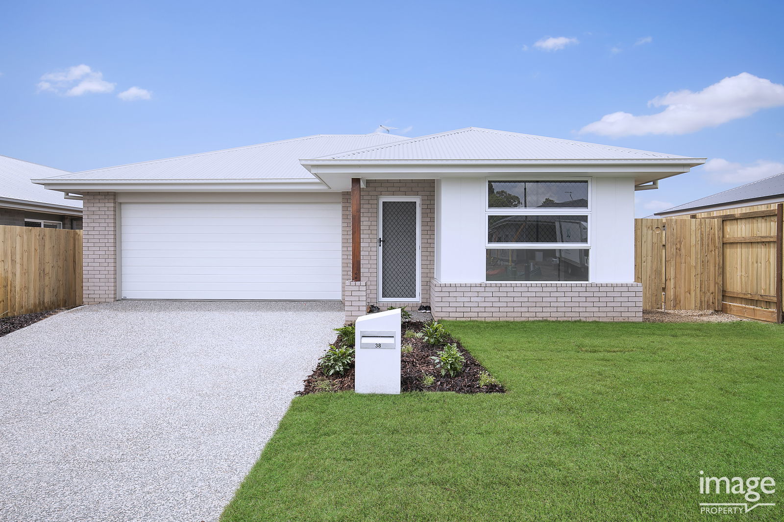 Main listing image for 38 Newburgh St, Thornlands  QLD  4164