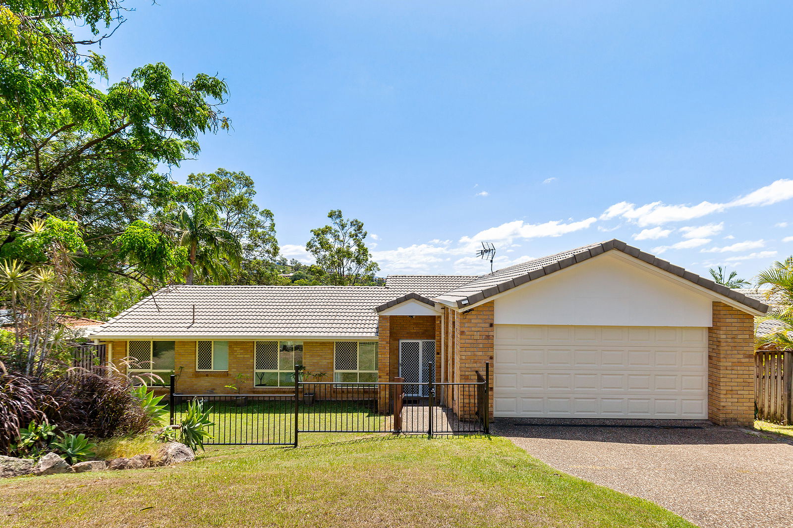 Main listing image for 6 Tuvalu St, Pacific Pines  QLD  4211