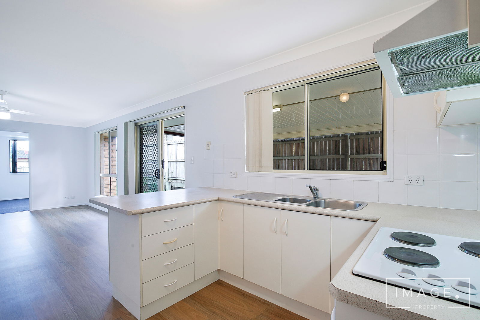 Main listing image for 2 Hampshire Cl, Heritage Park  QLD  4118