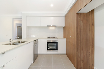 Image 4 for 8 Franklin Avenue, Park Ridge  QLD  4125